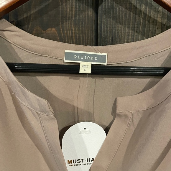 Pleione Brown Tunic with Batwing Sleeves and Relaxed Fit - Picture 3 of 13